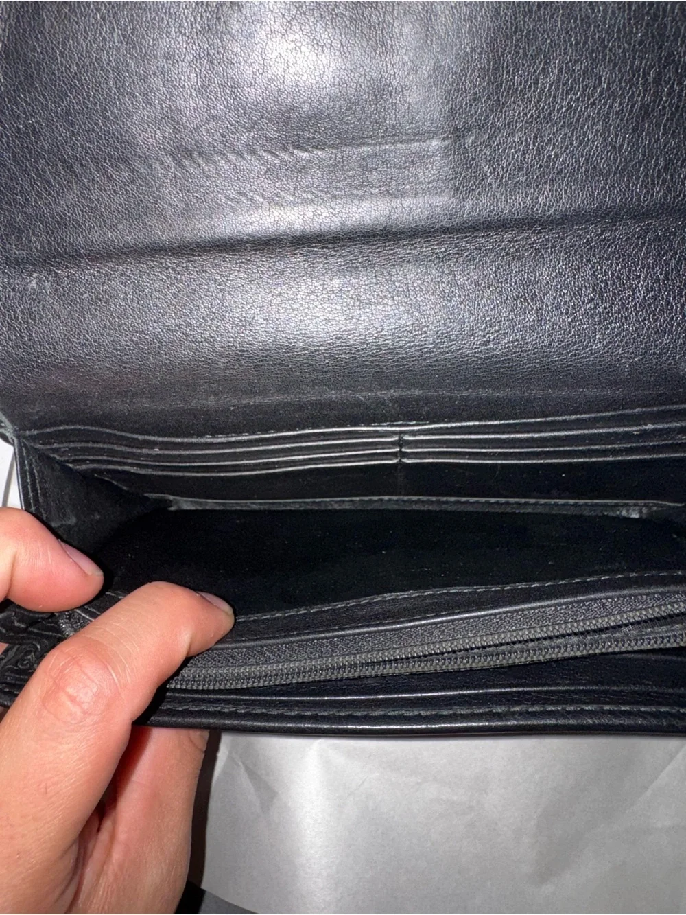 Gucci Black Quilted Leather Wallet on Gold Chain Strap - Picture 7 of 13